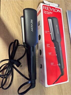 Revlon Black Hair Straightening Flat Iron